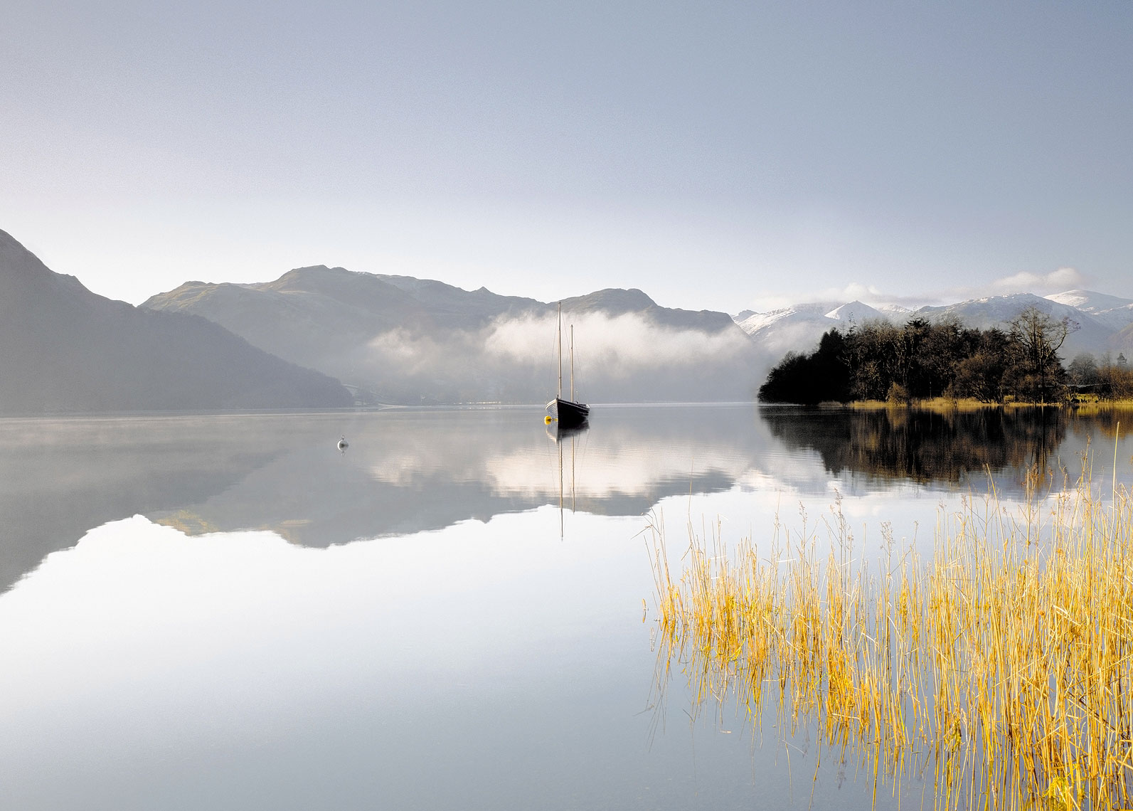 21-boat-on-lake
